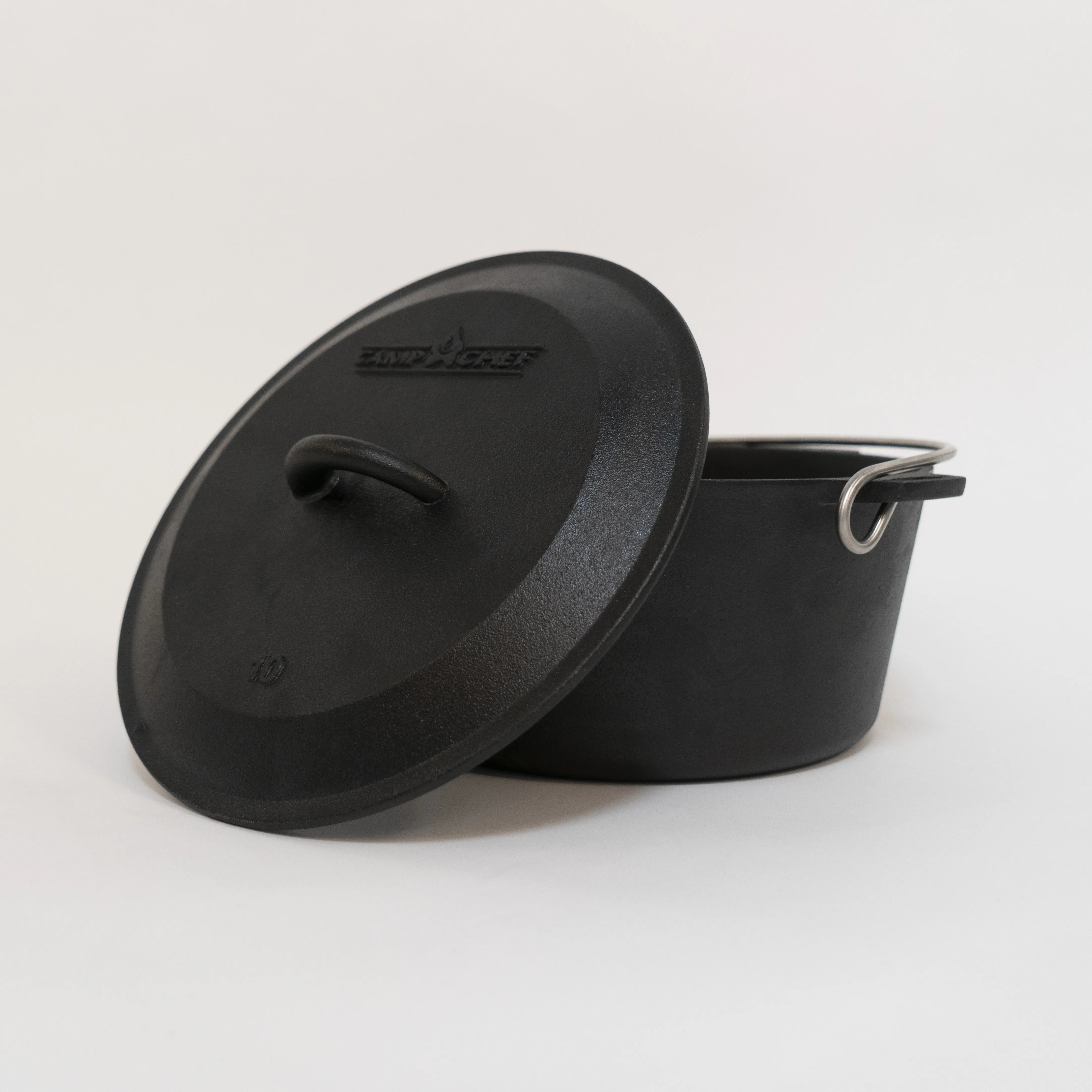 Camp Chef Dutch Oven 10" zonder poten Campchefoutdoor.nl