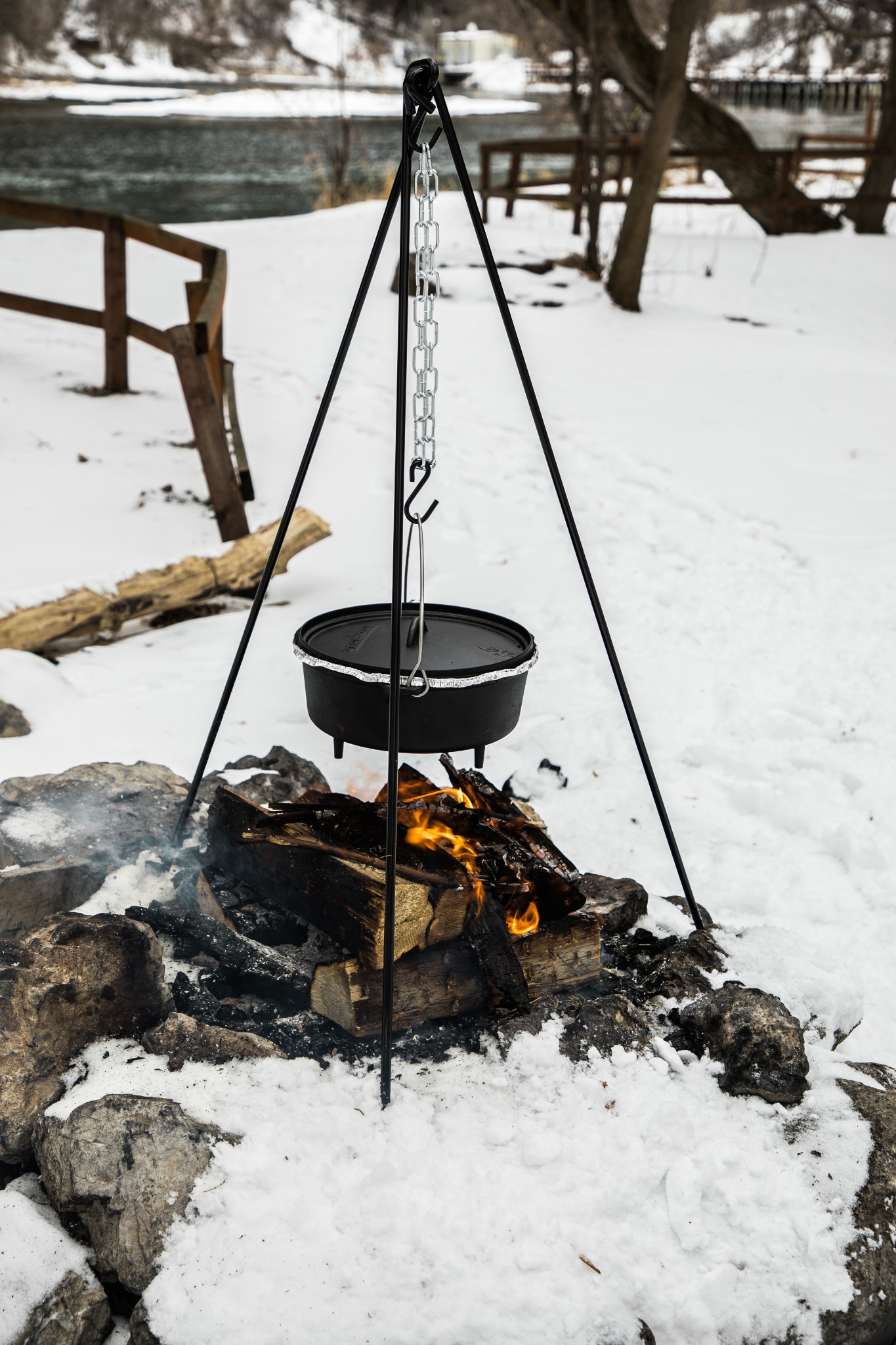 Camp Chef Dutch Oven Dreibein Stativ Tripod Campchefoutdoor.de